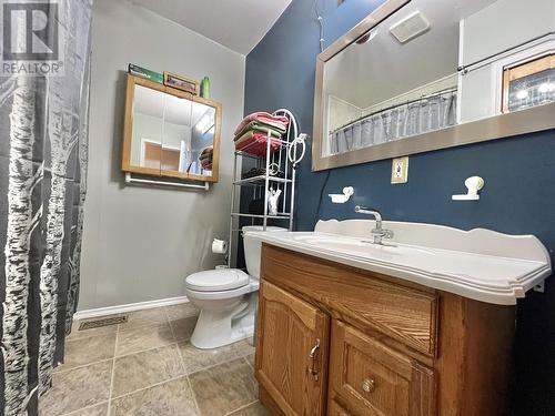 2959 Dragon Lake Road, Quesnel, BC - Indoor Photo Showing Bathroom