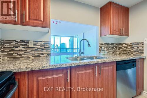 Ph601 - 5765 Yonge Street, Toronto (Newtonbrook East), ON - Indoor Photo Showing Kitchen With Double Sink