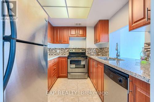 Ph601 - 5765 Yonge Street, Toronto (Newtonbrook East), ON - Indoor Photo Showing Kitchen With Double Sink