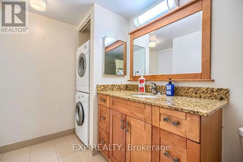 Ph601 - 5765 Yonge Street, Toronto (Newtonbrook East), ON - Indoor Photo Showing Laundry Room