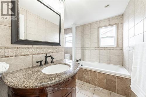 680 Rexford Drive, Hamilton (Randall), ON - Indoor Photo Showing Bathroom