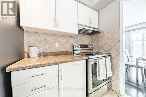 680 Rexford Drive, Hamilton (Randall), ON - Indoor Photo Showing Kitchen