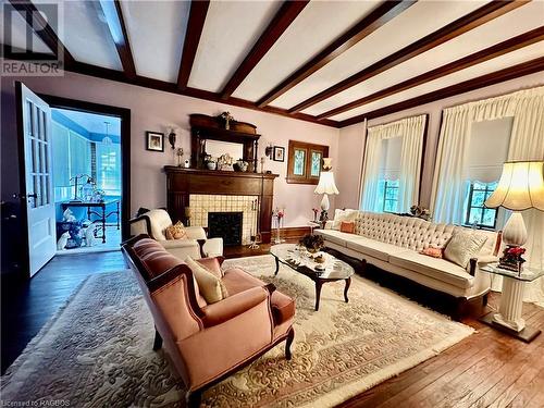 75 10Th Street, Hanover, ON - Indoor Photo Showing Living Room With Fireplace