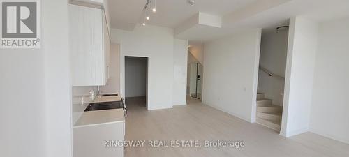 6008 - 3900 Confederation Parkway, Mississauga, ON - 