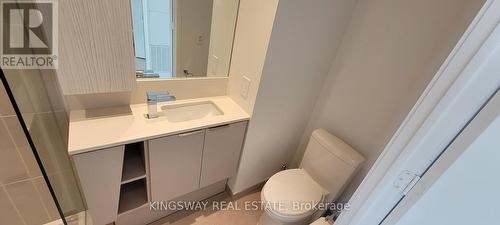 6008 - 3900 Confederation Parkway, Mississauga, ON - Indoor Photo Showing Bathroom