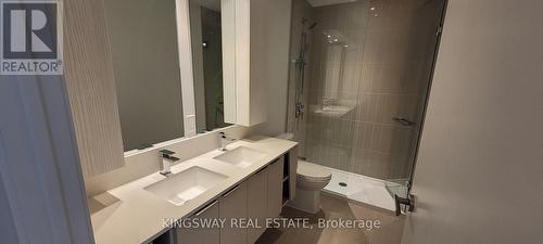 6008 - 3900 Confederation Parkway, Mississauga, ON - Indoor Photo Showing Bathroom