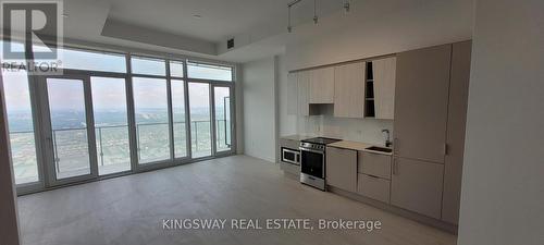 6008 - 3900 Confederation Parkway, Mississauga, ON - Indoor