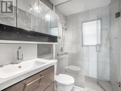 42 Frontenac Avenue, Toronto (Bedford Park-Nortown), ON - Indoor Photo Showing Bathroom