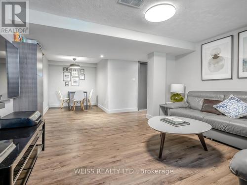 42 Frontenac Avenue, Toronto (Bedford Park-Nortown), ON - Indoor Photo Showing Living Room