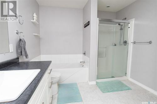 5 402 Tesky Crescent, Wynyard, SK - Indoor Photo Showing Bathroom