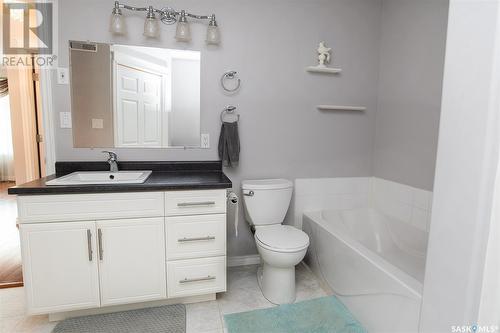 5 402 Tesky Crescent, Wynyard, SK - Indoor Photo Showing Bathroom