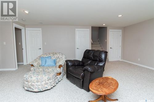 5 402 Tesky Crescent, Wynyard, SK - Indoor Photo Showing Living Room