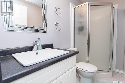 5 402 Tesky Crescent, Wynyard, SK - Indoor Photo Showing Bathroom