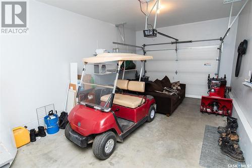 5 402 Tesky Crescent, Wynyard, SK - Indoor Photo Showing Garage