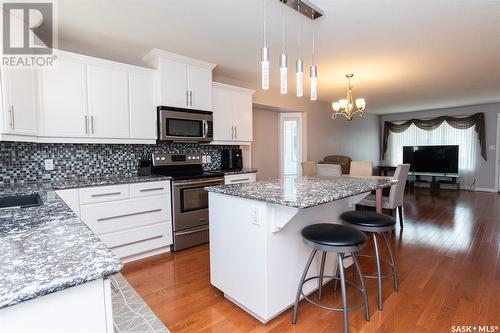 5 402 Tesky Crescent, Wynyard, SK - Indoor Photo Showing Kitchen With Stainless Steel Kitchen With Upgraded Kitchen