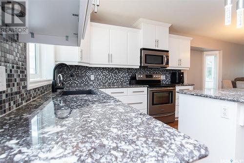 5 402 Tesky Crescent, Wynyard, SK - Indoor Photo Showing Kitchen With Stainless Steel Kitchen With Upgraded Kitchen