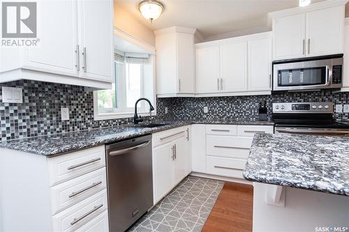 5 402 Tesky Crescent, Wynyard, SK - Indoor Photo Showing Kitchen With Stainless Steel Kitchen With Upgraded Kitchen