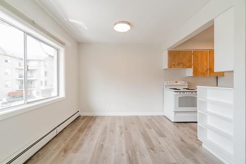 45824 Victoria Avenue, Chilliwack, BC - Indoor Photo Showing Kitchen