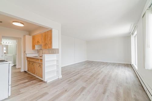 45824 Victoria Avenue, Chilliwack, BC - Indoor Photo Showing Kitchen