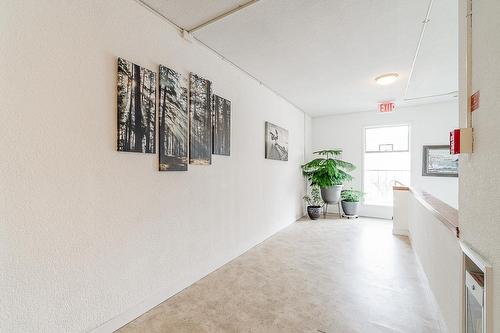 45824 Victoria Avenue, Chilliwack, BC - Indoor Photo Showing Other Room