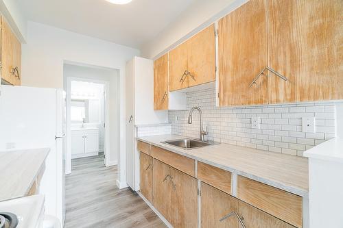 45824 Victoria Avenue, Chilliwack, BC - Indoor Photo Showing Kitchen