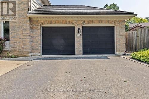 574 Tomahawk Crescent, Hamilton (Ancaster), ON 