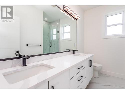 1946 Hemmerling Court, Kelowna, BC - Indoor Photo Showing Bathroom