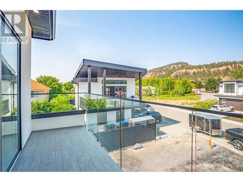 1946 Hemmerling Court, Kelowna, BC - Outdoor