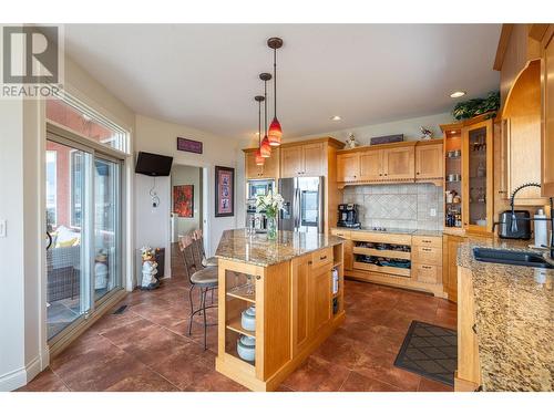 7551 Tronson Road, Vernon, BC - Indoor Photo Showing Kitchen