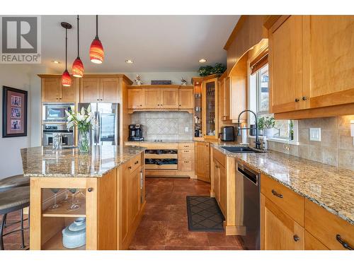 7551 Tronson Road, Vernon, BC - Indoor Photo Showing Kitchen