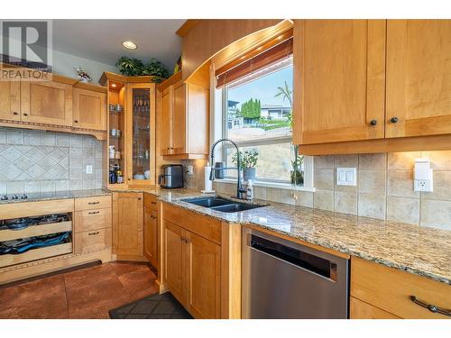 7551 Tronson Road, Vernon, BC - Indoor Photo Showing Kitchen With Double Sink