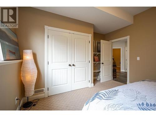 7551 Tronson Road, Vernon, BC - Indoor Photo Showing Bedroom