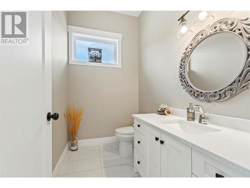 2699 Ridgemount Drive, West Kelowna, BC - Indoor Photo Showing Bathroom