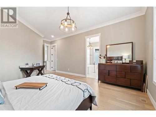 2699 Ridgemount Drive, West Kelowna, BC - Indoor Photo Showing Bedroom