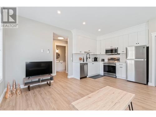 2699 Ridgemount Drive, West Kelowna, BC - Indoor Photo Showing Kitchen