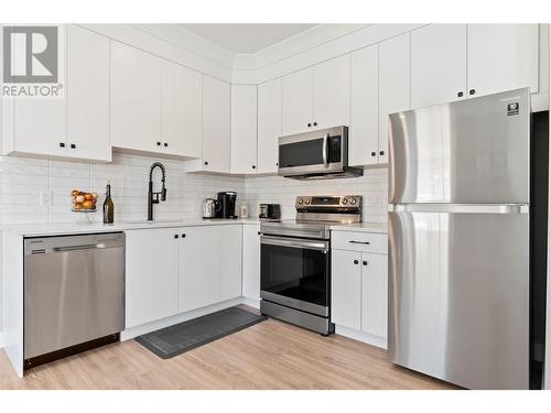 2699 Ridgemount Drive, West Kelowna, BC - Indoor Photo Showing Kitchen