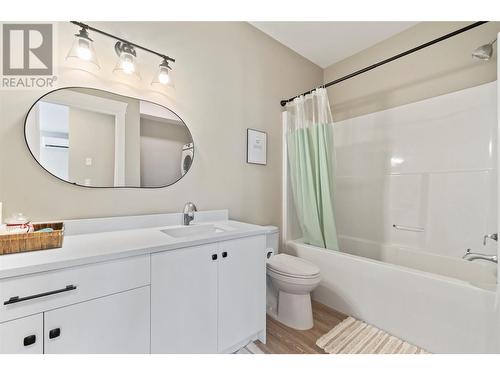 2699 Ridgemount Drive, West Kelowna, BC - Indoor Photo Showing Bathroom