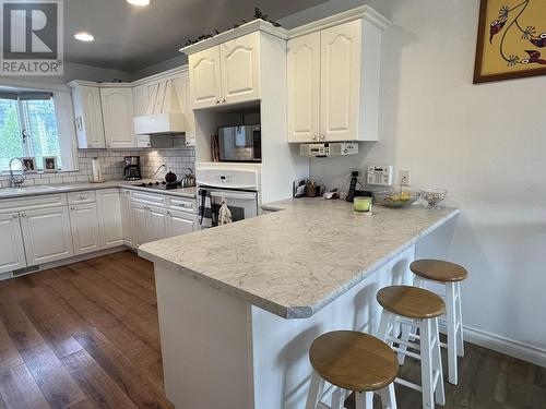 4941 4Th Avenue, Smithers, BC - Indoor Photo Showing Kitchen