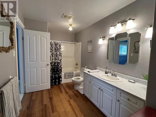 4941 4Th Avenue, Smithers, BC - Indoor Photo Showing Bathroom