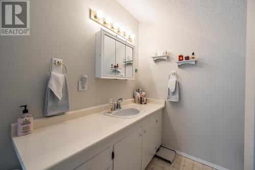 14495 E Shelley Road, Prince George, BC - Indoor Photo Showing Bathroom