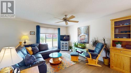 9812 90 Street, Fort St. John, BC - Indoor Photo Showing Living Room