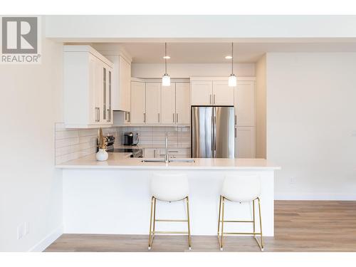 407 4274 22Nd Avenue, Prince George, BC - Indoor Photo Showing Kitchen