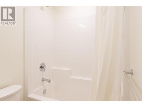 407 4274 22Nd Avenue, Prince George, BC - Indoor Photo Showing Bathroom