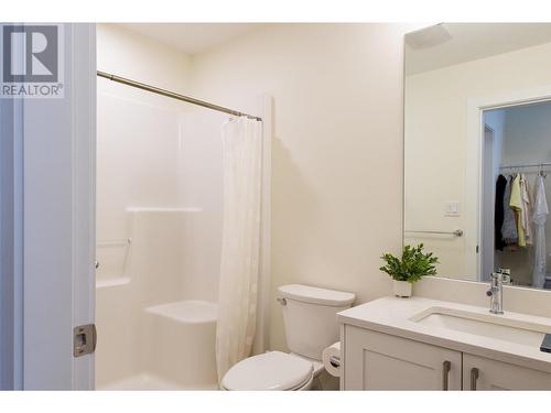 407 4274 22Nd Avenue, Prince George, BC - Indoor Photo Showing Bathroom