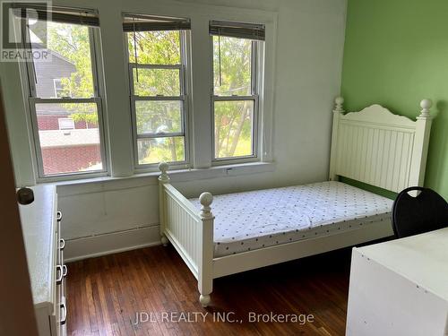 703-705 Partington Avenue, Windsor, ON - Indoor Photo Showing Bedroom