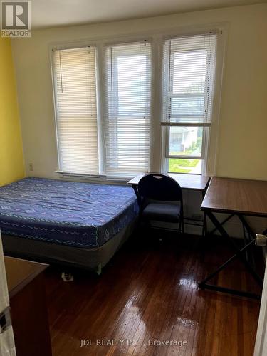 703-705 Partington Avenue, Windsor, ON - Indoor Photo Showing Bedroom