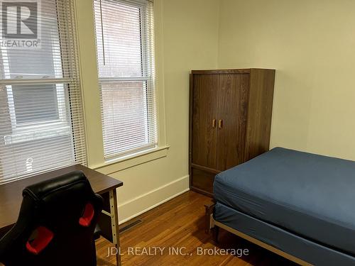 703-705 Partington Avenue, Windsor, ON - Indoor Photo Showing Bedroom