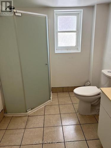 703-705 Partington Avenue, Windsor, ON - Indoor Photo Showing Bathroom