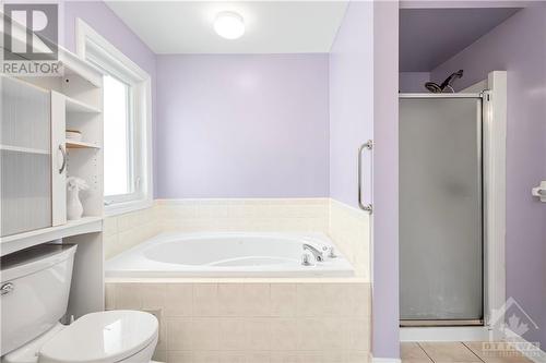 16 Halkirk Avenue, Ottawa, ON - Indoor Photo Showing Bathroom