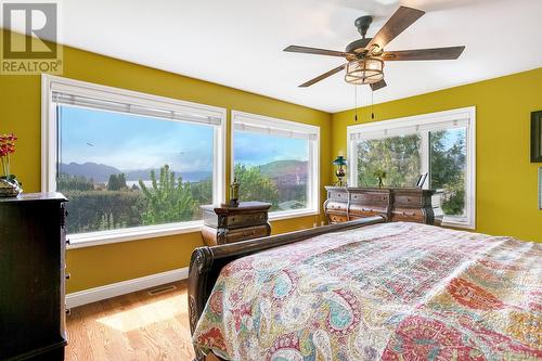 3316 Ridge Boulevard, West Kelowna, BC - Indoor Photo Showing Bedroom